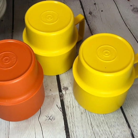 Vintage Tupperware MULTI mug cups - Picture 4 of 4